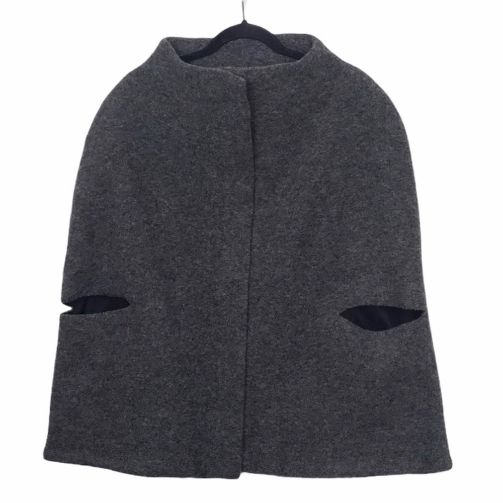 Limited by Ronen Chen Gray 100% Wool Emerald Cape